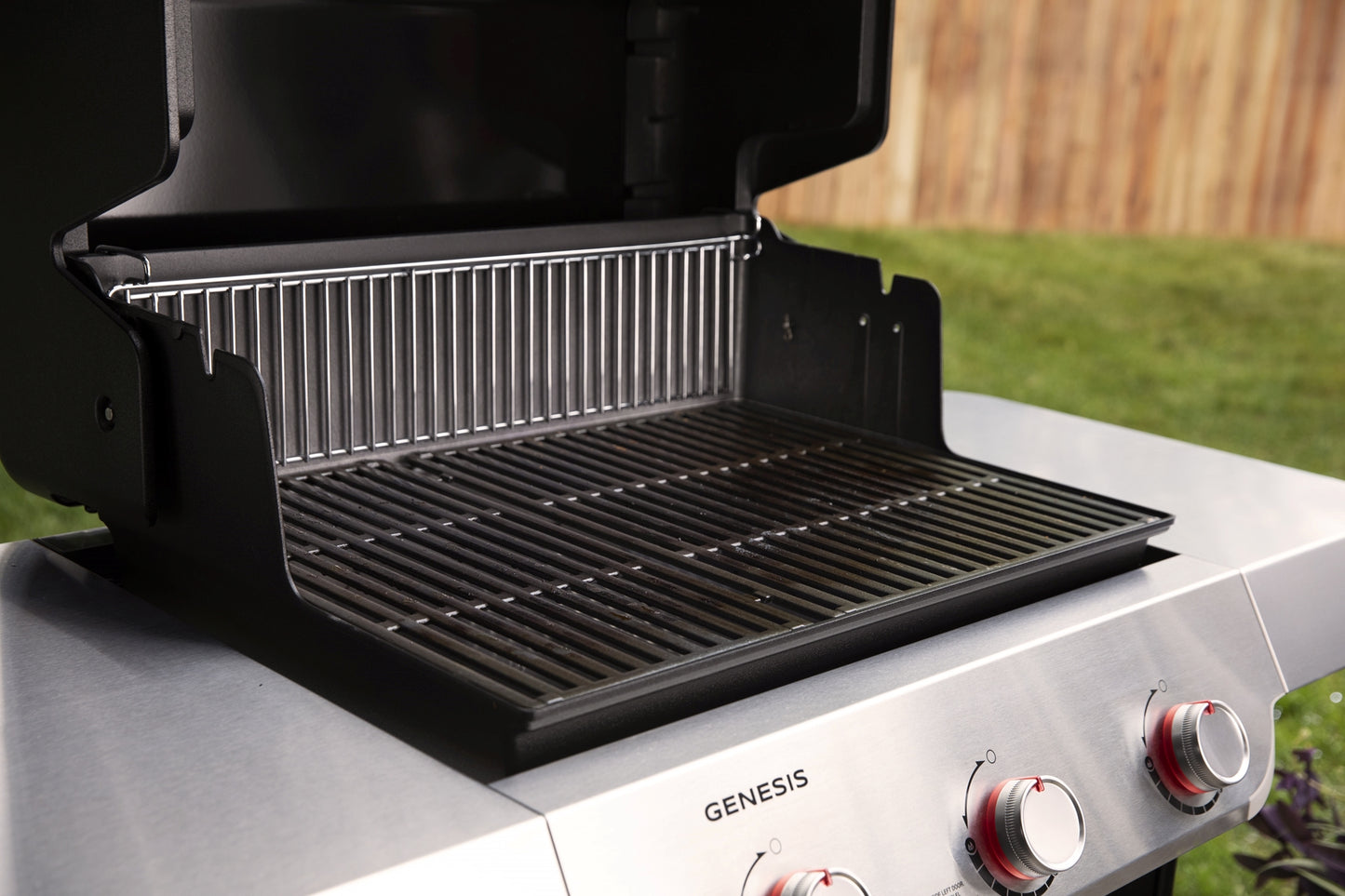 Weber Genesis E-315 BBQ with Cast Iron Grill Grates