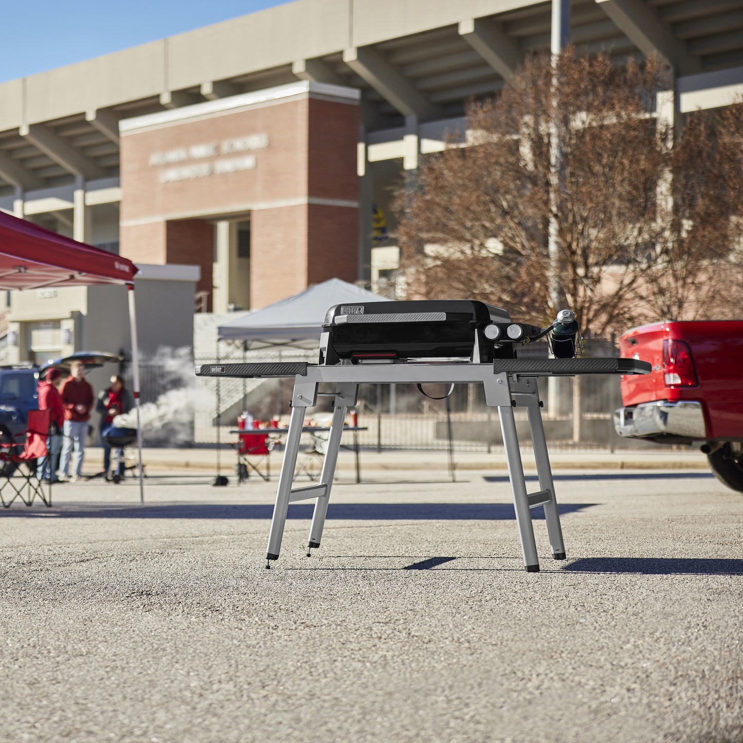 Weber Traveler 22" Portable Grill