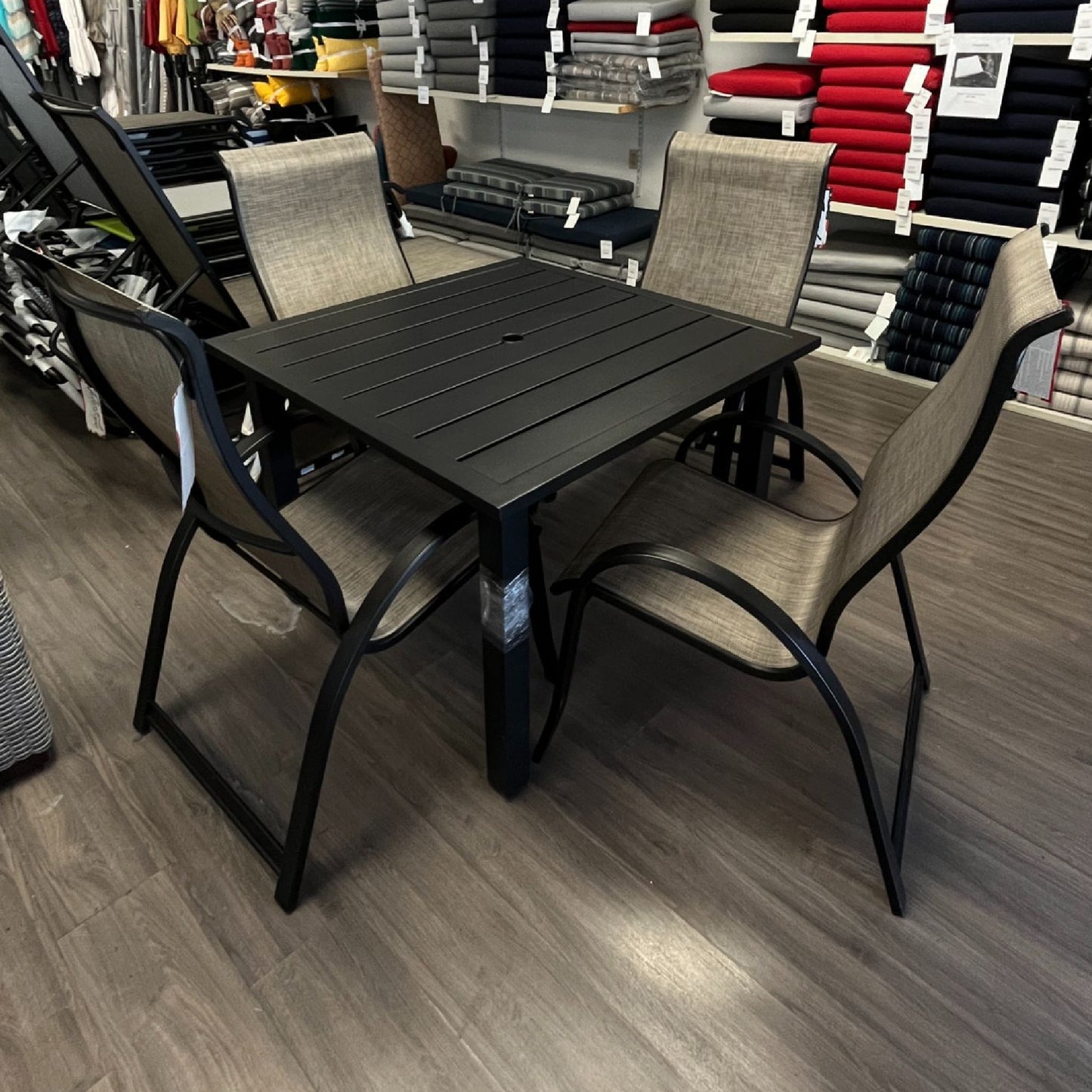 Aruba Dining Set