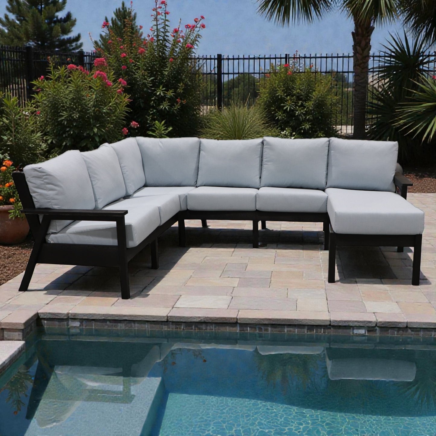 CR Plastics Tofino Sectional Set with Chaise Extension
