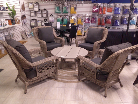Regal Chat Set